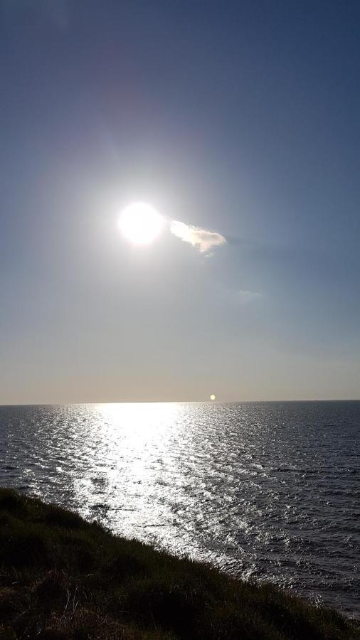 Only Family Groups - Pets Stay For Free - Sleeps 8 - Sofabed Blackpool Exterior photo